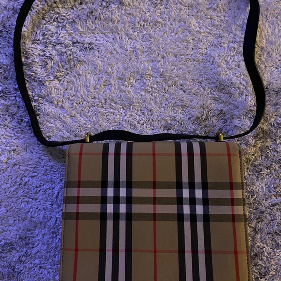 Burberry Bag - Picture 5 of 9